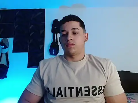 Snapshot of adam_keith chatting on 11-12-25, 02:06 adam keith online show from 11-12-25, 02:06