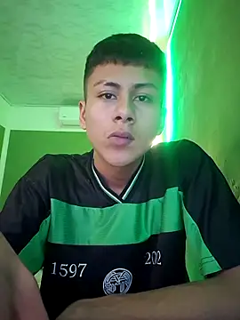 Snapshot of stebeen_smithh chatting on 06-07-26, 01:32 stebeen smithh online show from 06-07-26, 01:32