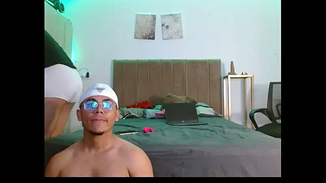 Snapshot of noahurda21 chatting on 11-16-25, 07:14 noahurda21 online show from 11-16-25, 07:14