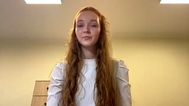 Snapshot of NormaKitka chatting on 11-12-25, 01:00 NormaKitka online show from 11-12-25, 01:00