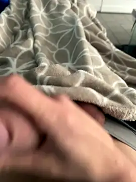 groschibre40100 online show from 12-17-25, 01:17