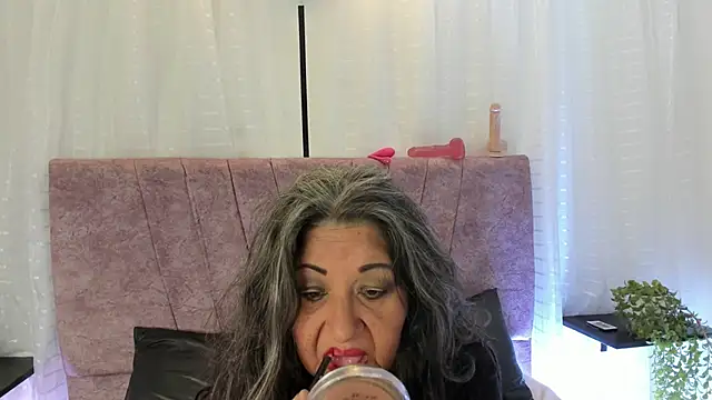 Victoriaa Anderson online show from 04-13-26, 02:11