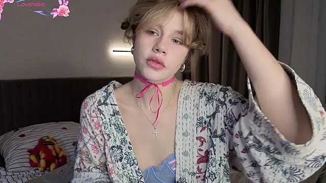 Snapshot of MiroslavaFairy chatting on 11-10-25, 06:29 MiroslavaFairy online show from 11-10-25, 06:29