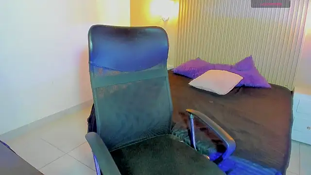 Snapshot of SashaSmithh1 chatting on 11-09-25, 06:01 SashaSmithh1 online show from 11-09-25, 06:01