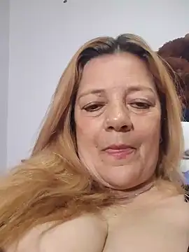 Snapshot of karlaanqui1 chatting on 05-31-26, 10:44 karlaanqui1 online show from 05-31-26, 10:44