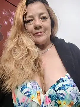 Snapshot of karlaanqui1 chatting on 06-15-26, 08:38 karlaanqui1 online show from 06-15-26, 08:38