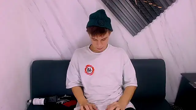 Liam York  online show from 03-31-26, 03:52