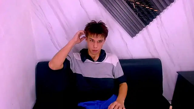 Liam York  online show from 04-08-26, 04:23