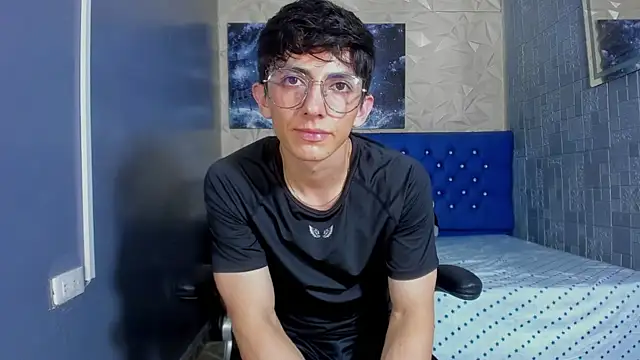 ElanGiraldo online show from 07-07-26, 11:09