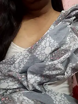 Snapshot of KISSMIBH chatting on 11-09-25, 01:04 KISSMIBH online show from 11-09-25, 01:04