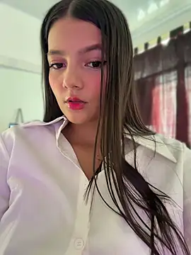 EmmiiGlow online show from 04-14-26, 08:59