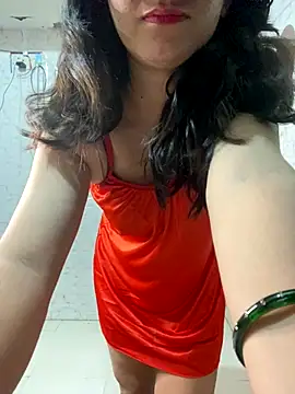 Snapshot of Red_Queen_11 chatting on 11-18-25, 06:01 Red Queen 11 online show from 11-18-25, 06:01