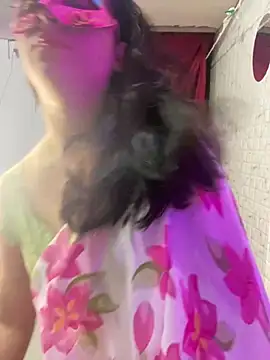 Snapshot of Red_Queen_11 chatting on 11-24-25, 05:56 Red Queen 11 online show from 11-24-25, 05:56