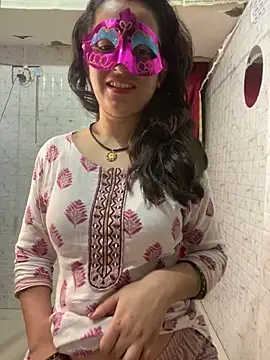 Snapshot of Red_Queen_11 chatting on 11-27-25, 07:16 Red Queen 11 online show from 11-27-25, 07:16