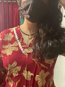 Snapshot of Red_Queen_11 chatting on 12-19-25, 06:48 Red Queen 11 online show from 12-19-25, 06:48