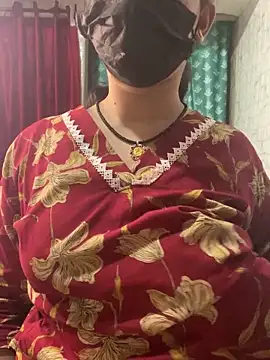 Snapshot of Red_Queen_11 chatting on 12-21-25, 06:26 Red Queen 11 online show from 12-21-25, 06:26