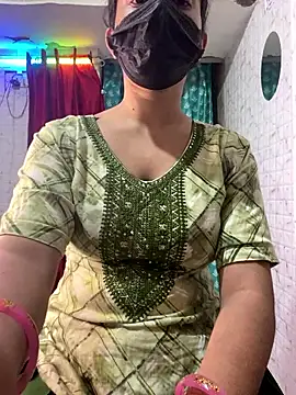 Snapshot of Red_Queen_11 chatting on 01-10-26, 05:04 Red Queen 11 online show from 01-10-26, 05:04