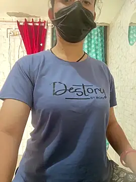 Snapshot of Red_Queen_11 chatting on 02-08-26, 09:02 Red Queen 11 online show from 02-08-26, 09:02