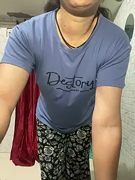 Snapshot of Red_Queen_11 chatting on 02-11-26, 07:41 Red Queen 11 online show from 02-11-26, 07:41