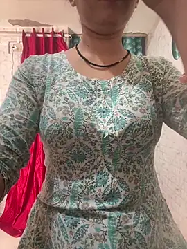 Snapshot of Red_Queen_11 chatting on 02-14-26, 08:44 Red Queen 11 online show from 02-14-26, 08:44