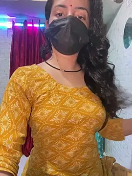 Snapshot of Red_Queen_11 chatting on 02-23-26, 06:38 Red Queen 11 online show from 02-23-26, 06:38