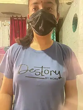 Snapshot of Red_Queen_11 chatting on 03-08-26, 06:34 Red Queen 11 online show from 03-08-26, 06:34