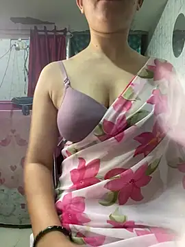 Snapshot of Red_Queen_11 chatting on 03-09-26, 06:45 Red Queen 11 online show from 03-09-26, 06:45