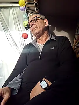 Snapshot of andy-1961 chatting on 11-13-25, 08:13 andy-1961 online show from 11-13-25, 08:13