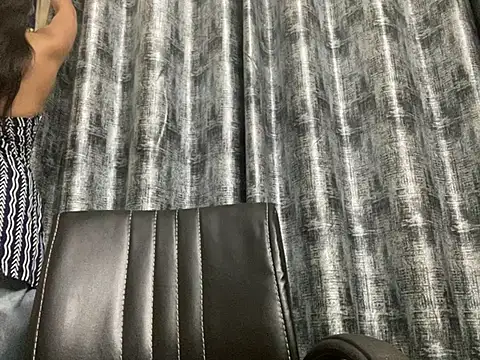 SEXY PRIYA83 online show from 06-23-26, 07:01