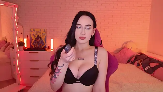 Darineko  online show from 04-01-26, 03:29