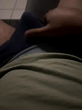 Snapshot of Chiludove chatting on 12-15-25, 12:04 Chiludove online show from 12-15-25, 12:04