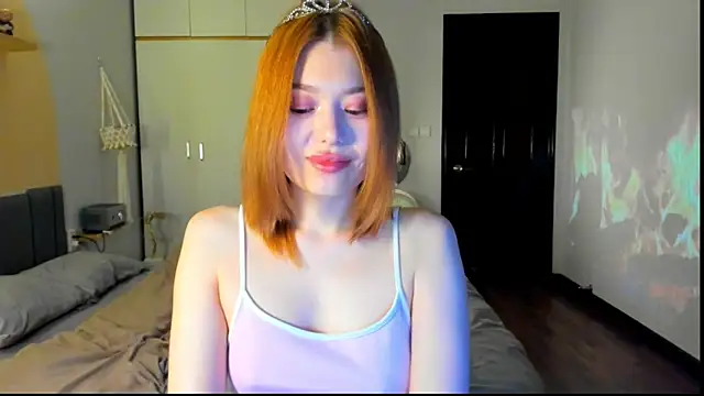 Snapshot of HopeLovely chatting on 12-16-25, 12:37 HopeLovely online show from 12-16-25, 12:37