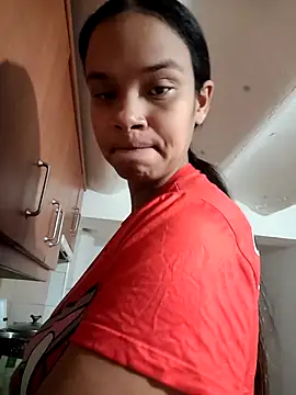 kyliecastell online show from 11-11-25, 04:51