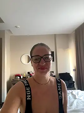 Milana8263 online show from 12-18-25, 06:30