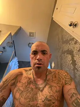 Snapshot of MrMrsperfeted chatting on 11-15-25, 11:21 MrMrsperfeted online show from 11-15-25, 11:21