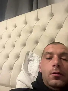 Snapshot of Kinkycouple142 chatting on 11-12-25, 03:45 Kinkycouple142 online show from 11-12-25, 03:45