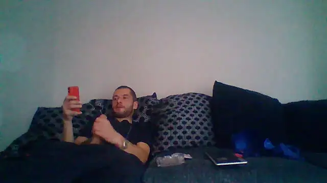 Snapshot of Kinkycouple142 chatting on 06-12-26, 06:40 Kinkycouple142 online show from 06-12-26, 06:40