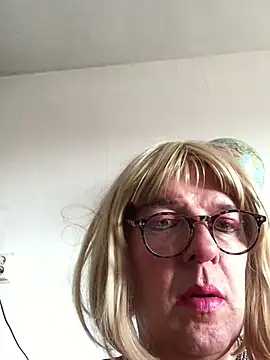 simone xdressing online show from 03-02-25, 02:00