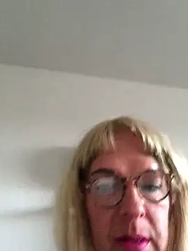 simone xdressing online show from 04-19-26, 06:10