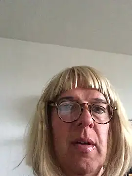 simone xdressing online show from 06-10-26, 02:49