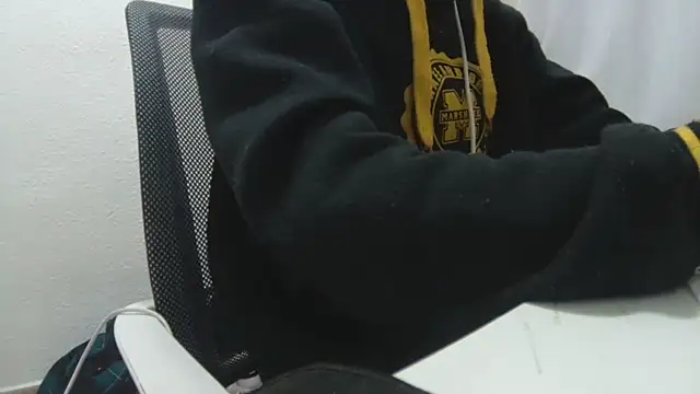 Calavera2001 online show from 12-22-25, 08:55