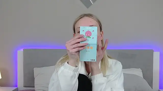 RachaelCute online show from 04-25-26, 01:41