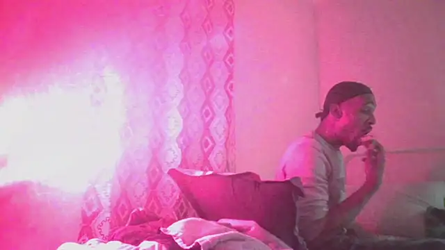 Snapshot of thatsmynega chatting on 11-11-25, 04:23 thatsmynega online show from 11-11-25, 04:23