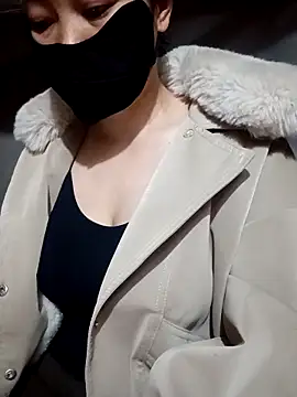 Snapshot of thuy-kieu chatting on 11-19-25, 03:17 thuy-kieu online show from 11-19-25, 03:17