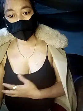 Snapshot of thuy-kieu chatting on 12-02-25, 01:11 thuy-kieu online show from 12-02-25, 01:11