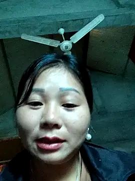 Snapshot of vangkt-cute chatting on 11-11-25, 05:18 vangkt-cute online show from 11-11-25, 05:18