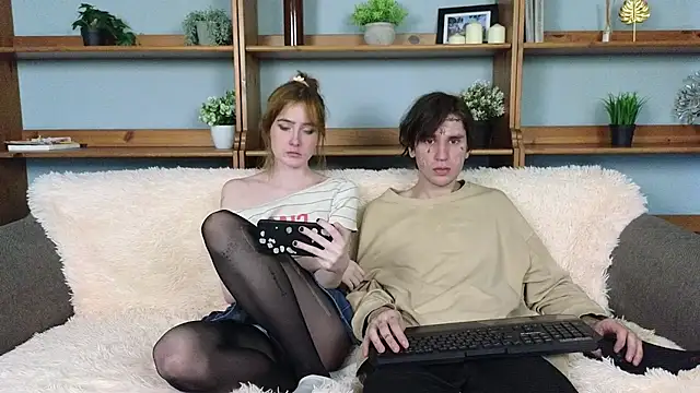 Danny loves Mary online show from 11-20-25, 06:35