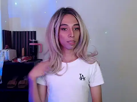 Snapshot of evelynfucker chatting on 11-11-25, 06:13 evelynfucker online show from 11-11-25, 06:13