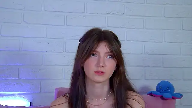 SophiaProve online show from 06-18-26, 04:11