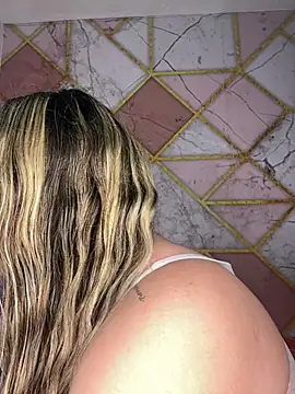 Amira Malia online show from 04-27-26, 11:19